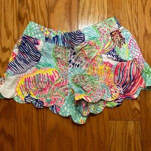 EUC Lilly Pulitzer Dahlia scallop shorts